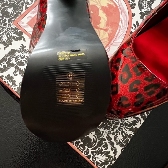 Pleasers Heels TEEZE-37 Bordello Pumps
Red Cheetah size 6 - Picture 5 of 5